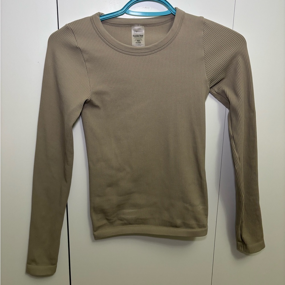 Ribbed long sleeve